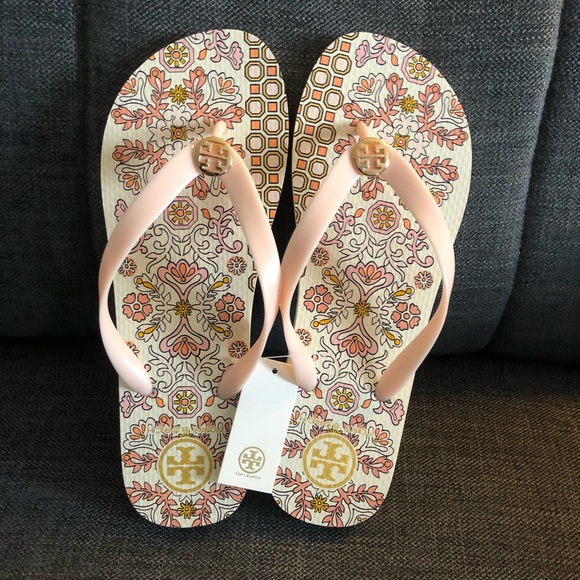 Tory Burch Shoes - 🆕 Tory Burch Hicks Garden Flip Flops Ballet Pink